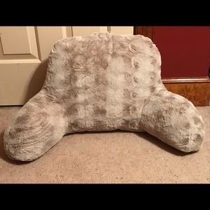 Back/Sleeping Pillow with handle